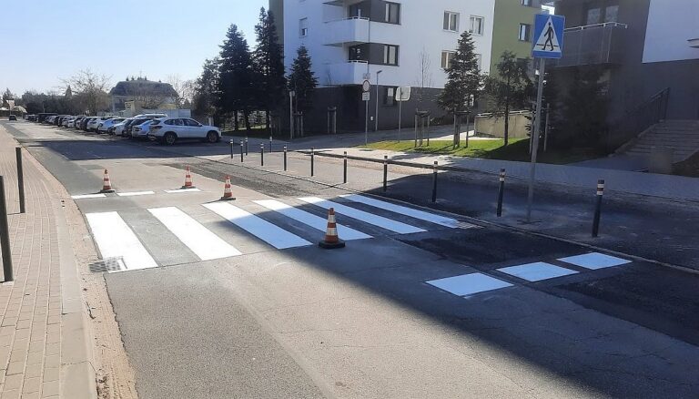 Oznakowanie dróg i ulic 03 | Malowanie oznaczeń oznakowań poziomych Poznań