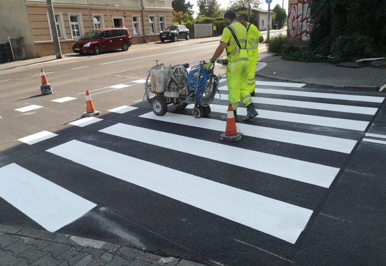 Oznakowanie dróg i ulic 07 | Malowanie oznaczeń oznakowań poziomych Poznań