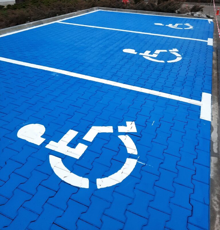 Oznakowanie parkingów i hal garażowych 04 | Malowanie oznaczeń oznakowań poziomych Poznań